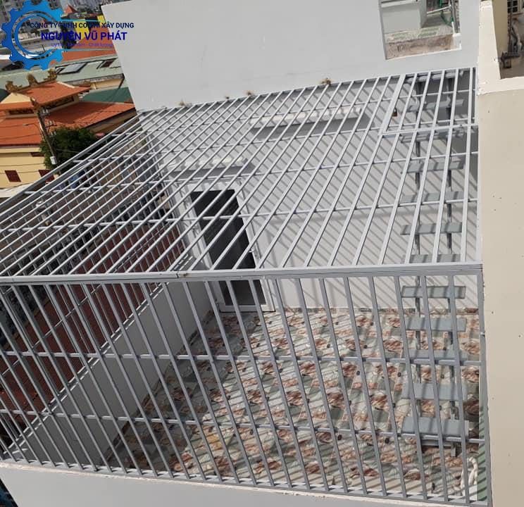 Khung bảo vệ cửa sổ sắt mỹ thuật