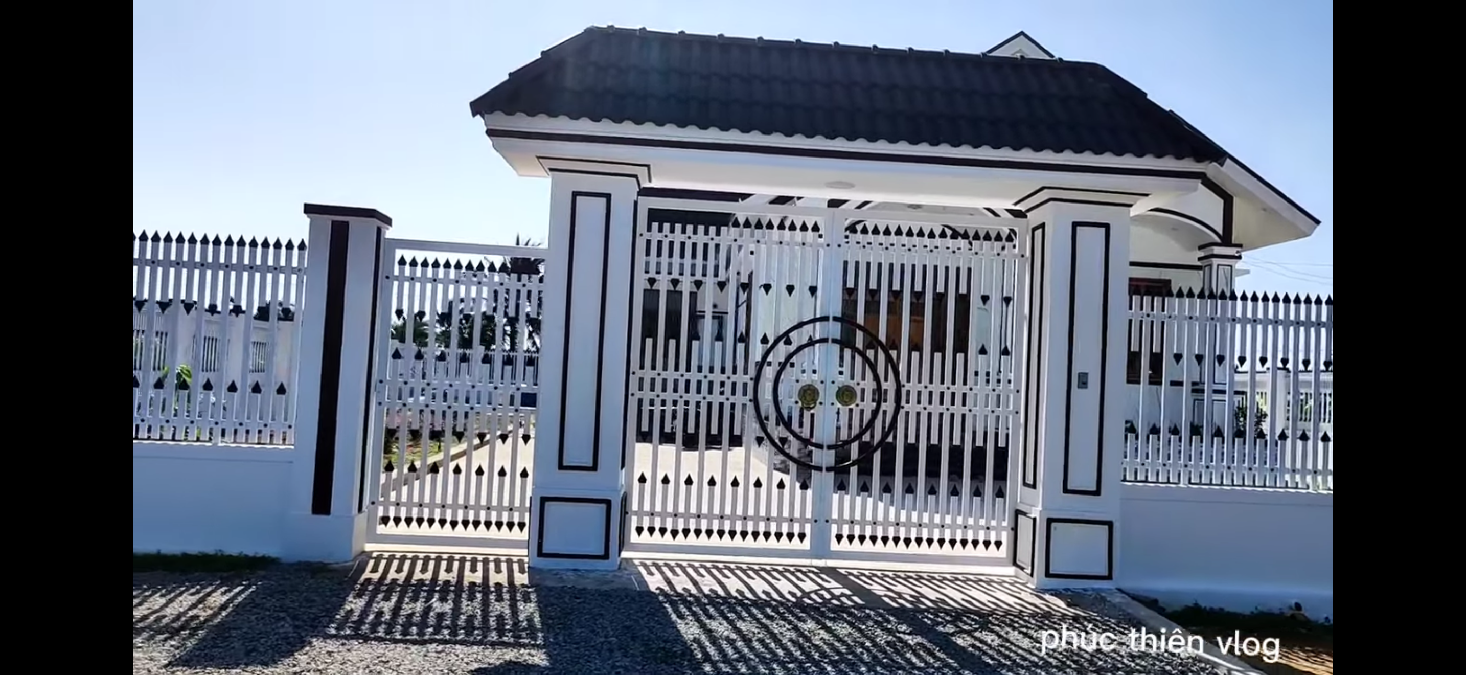 cửa cổng sắt nghệ thuật 12